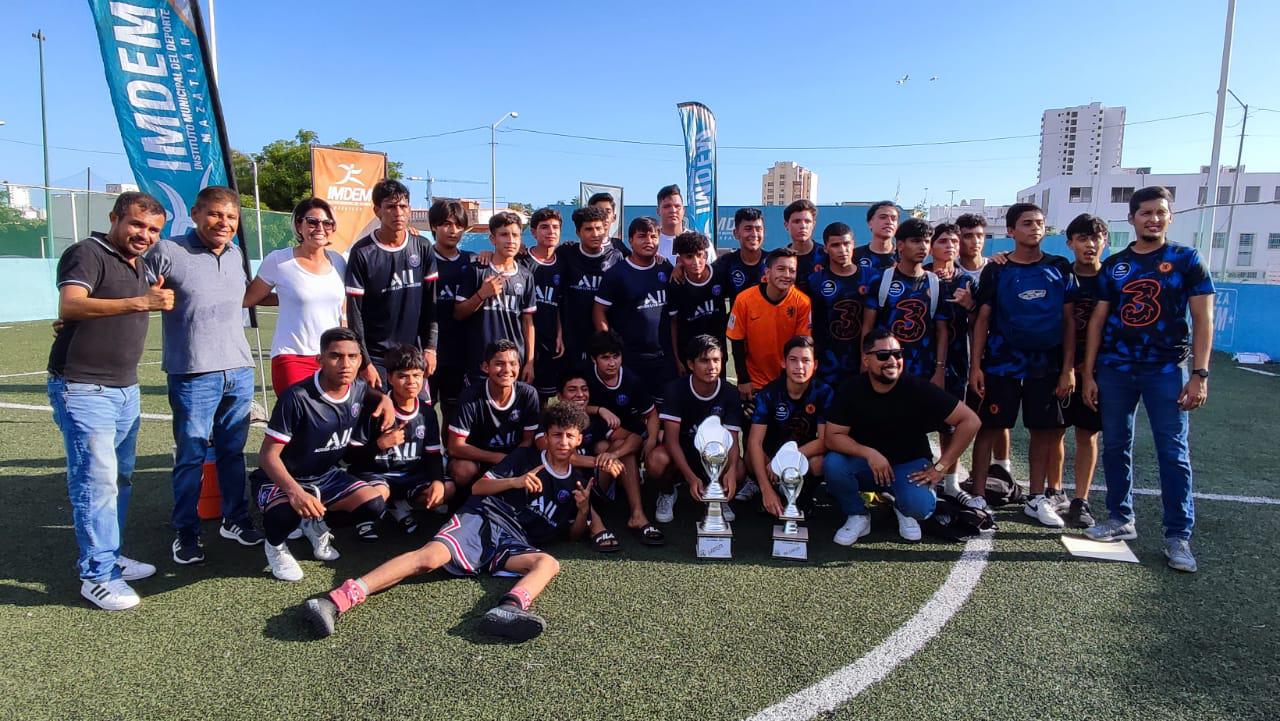 $!Cetmar 08 levanta título de Liga Estudiantil de Futbol Rápido