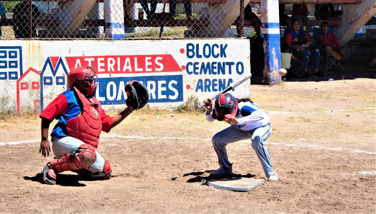 $!Azteca Azul, campeón del cuadrangular de beisbol Día del Niño en Escuinapa