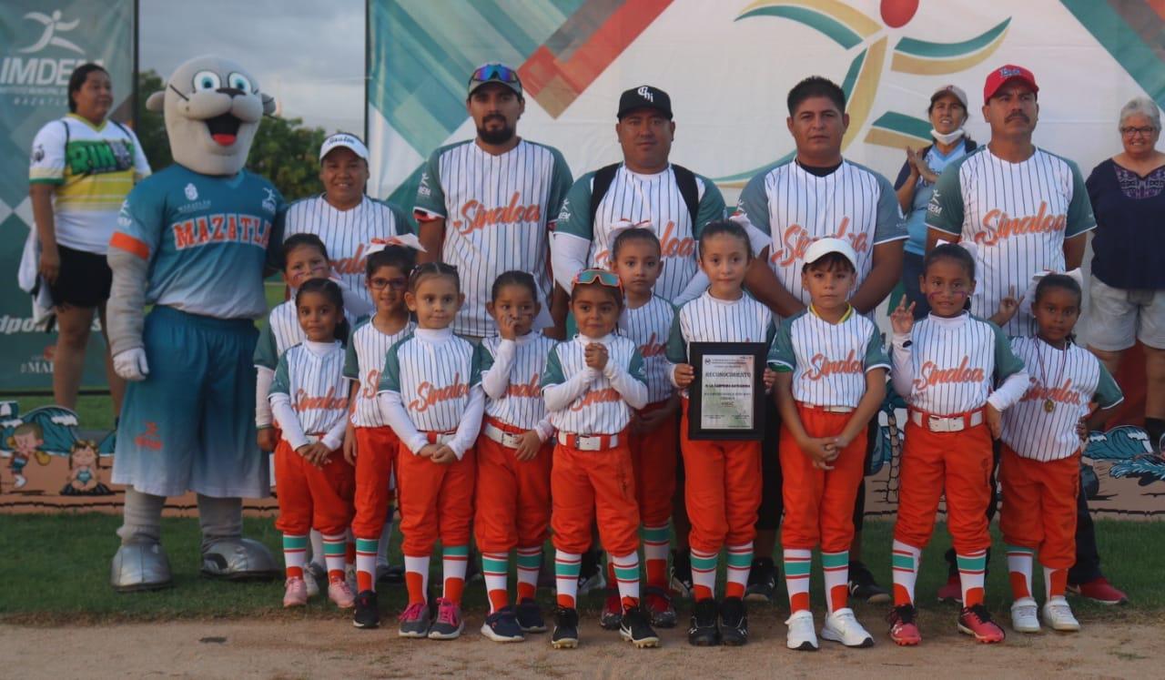 $!Cierran con broche de oro temporada 2022 de la Liga de Softbol Imdem