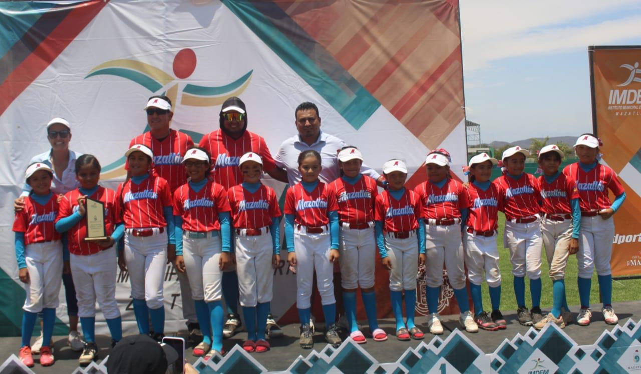 $!Se corona Mazatlán en la U-10 del Campeonato Estatal de Softbol Femenil