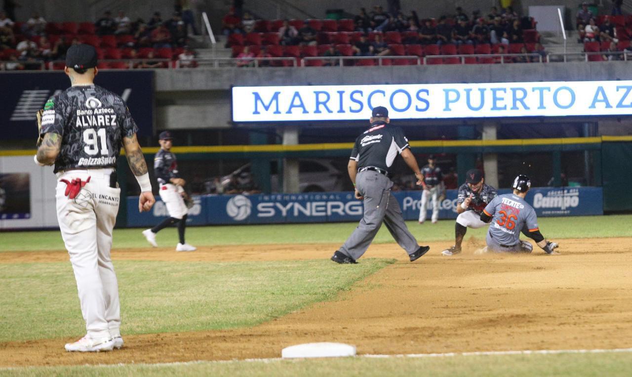 $!Venados se queda corto con la barrida y Naranjeros rescata el del honor
