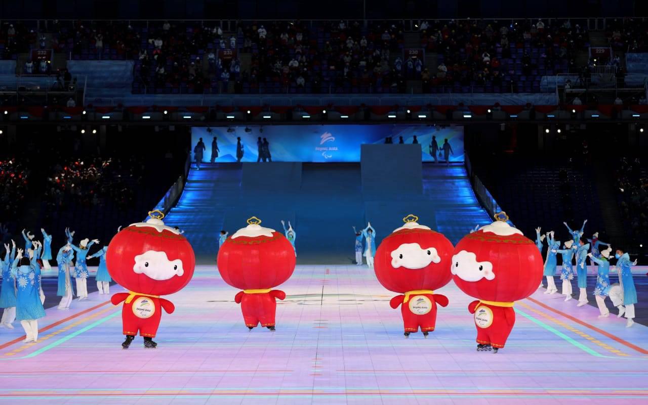 $!Arly Velásquez: Con sombrero charro desfila en inauguración de los Juegos Paralímpicos de Invierno Beijing 2022