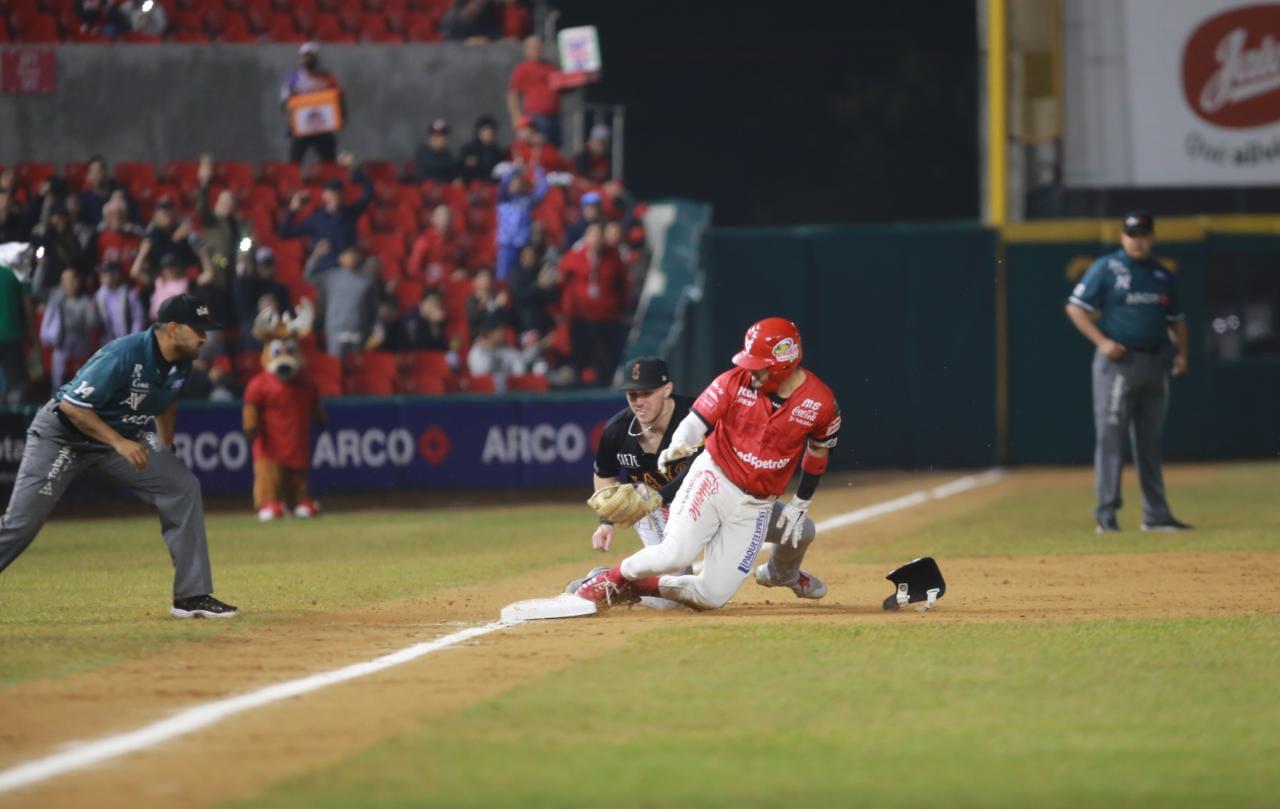 $!Venados de Mazatlán se impone a Mayos de Navojoa en el inicio de la última serie del rol
