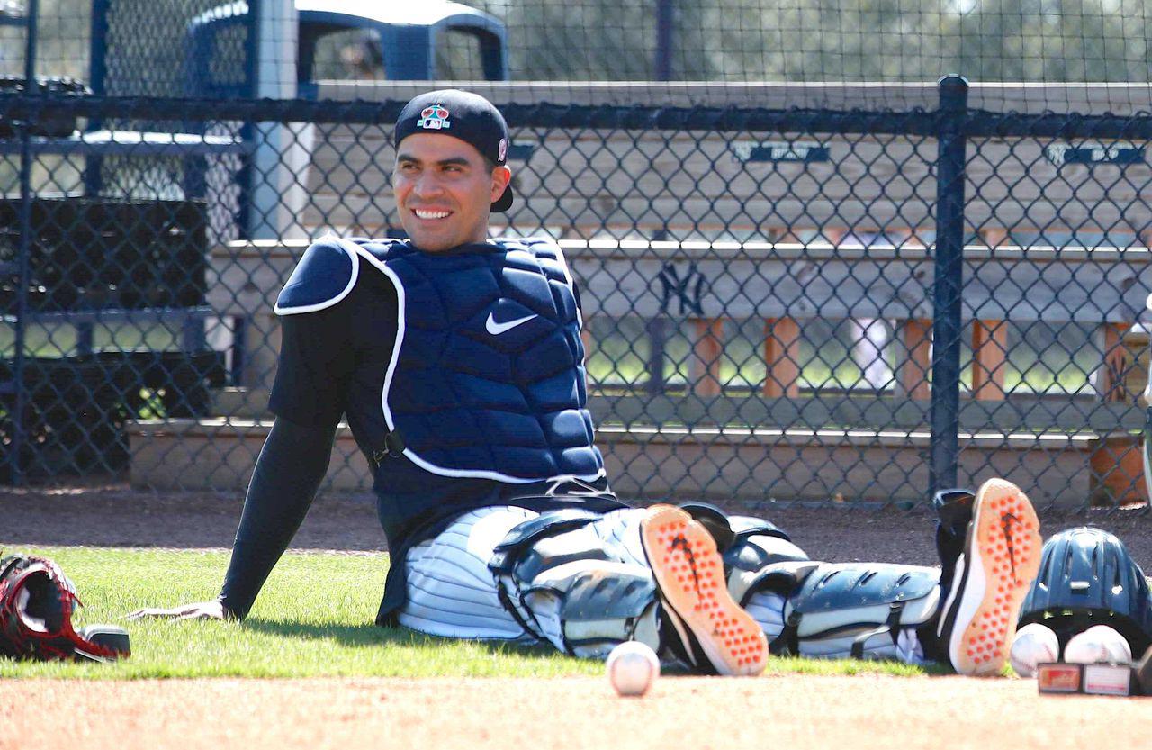 $!Robinson Chirinos queda fuera por fractura en la muñeca