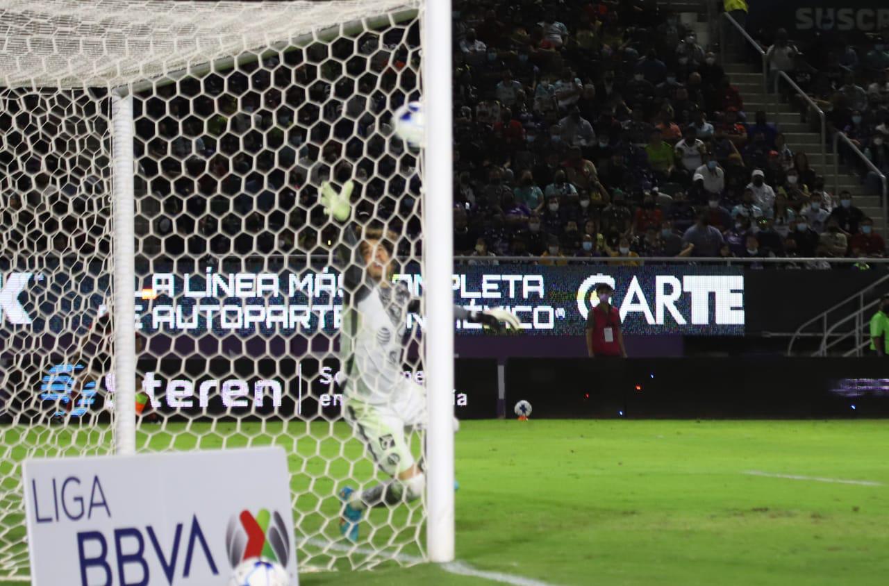 $!Mazatlán FC vence 2-1 al América y le agrava su crisis