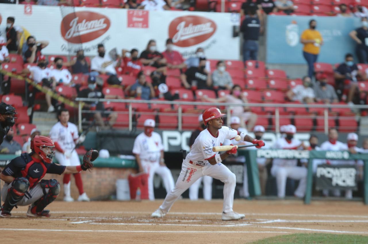 $!Venados de Mazatlán se sacude la escoba y derrota a Mayos al son de 7-4