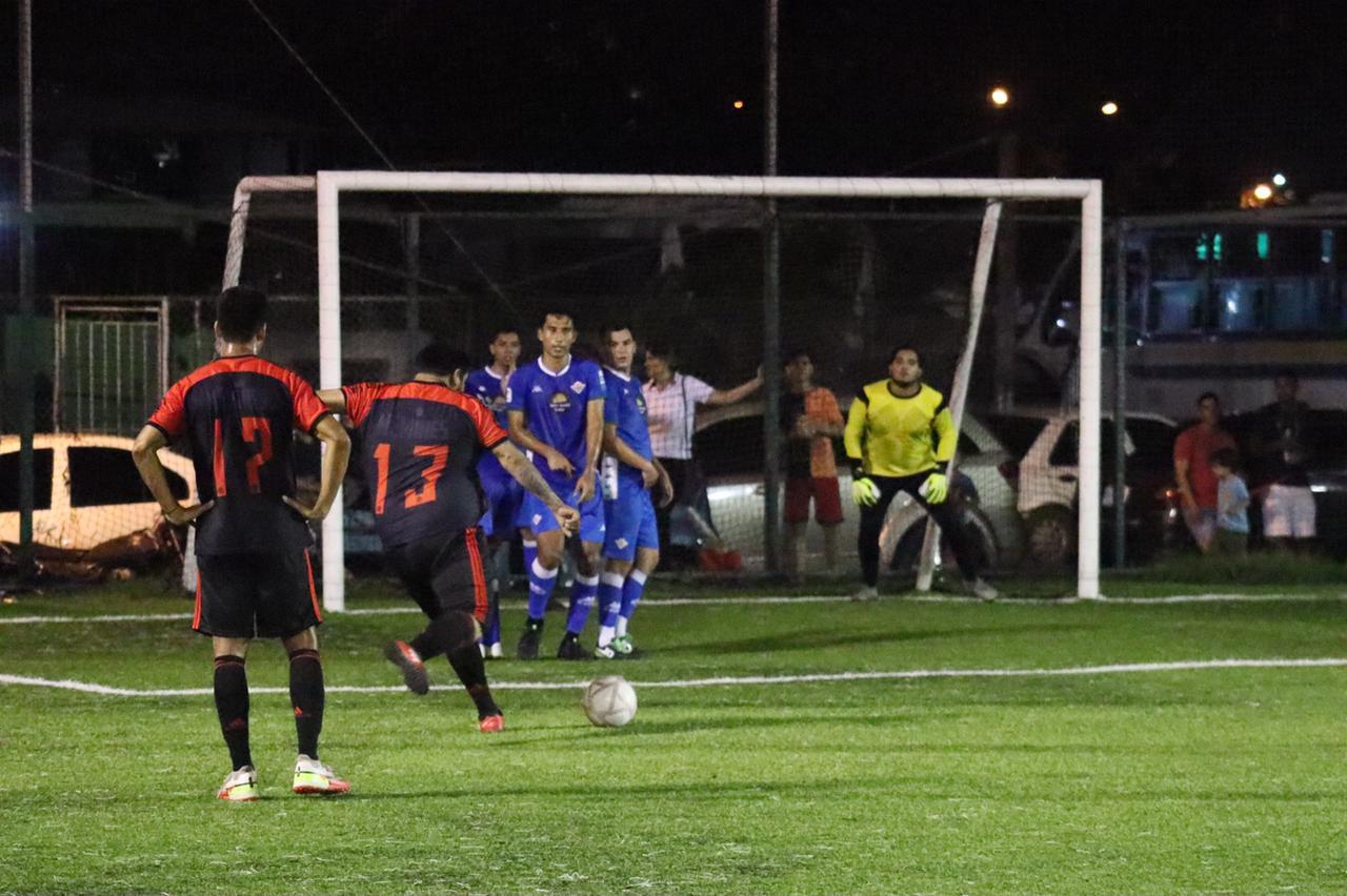 $!Viven noche de campeones en la Burócrata