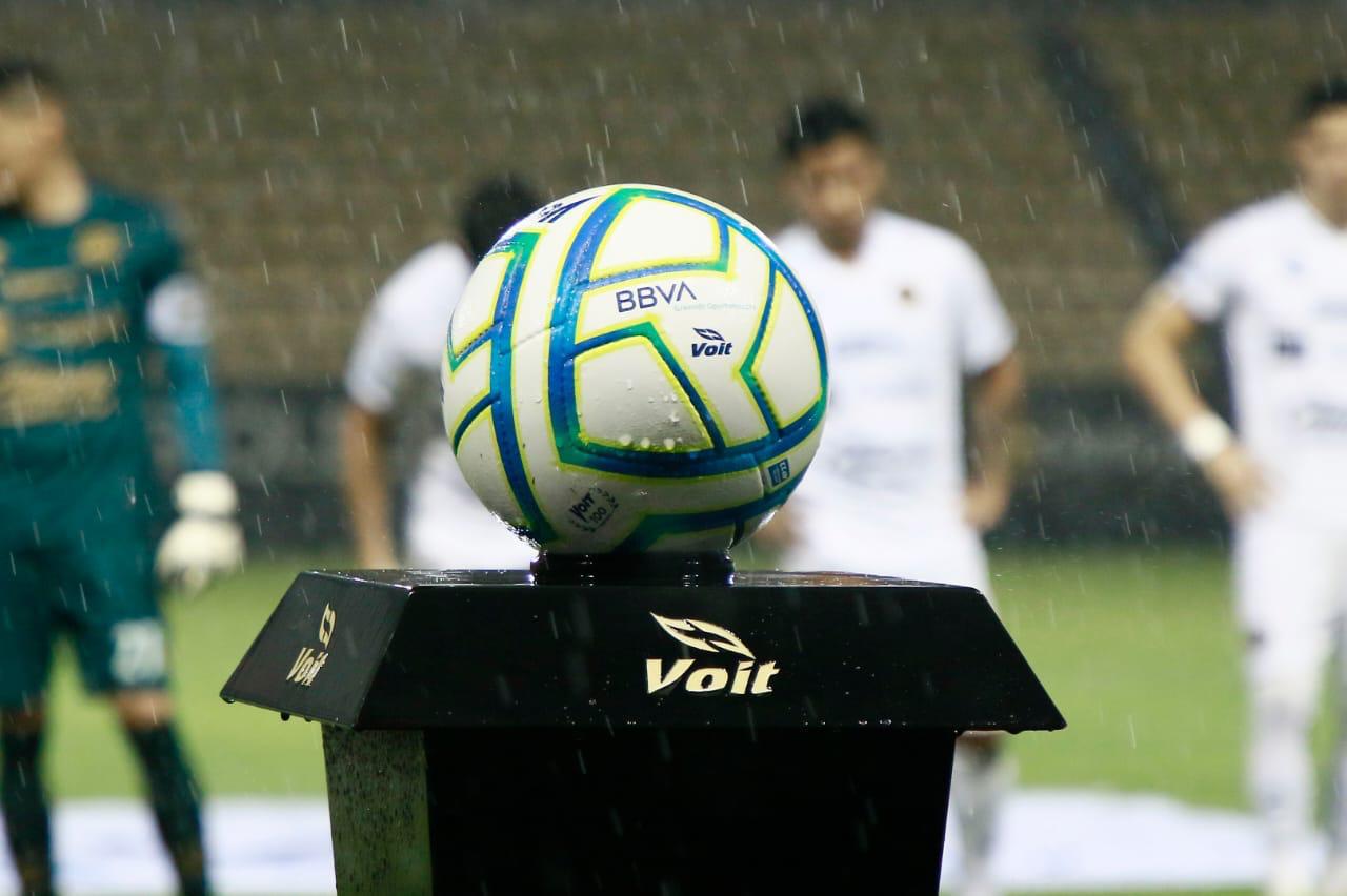 $!El balón no rodó más allá de dos minutos.