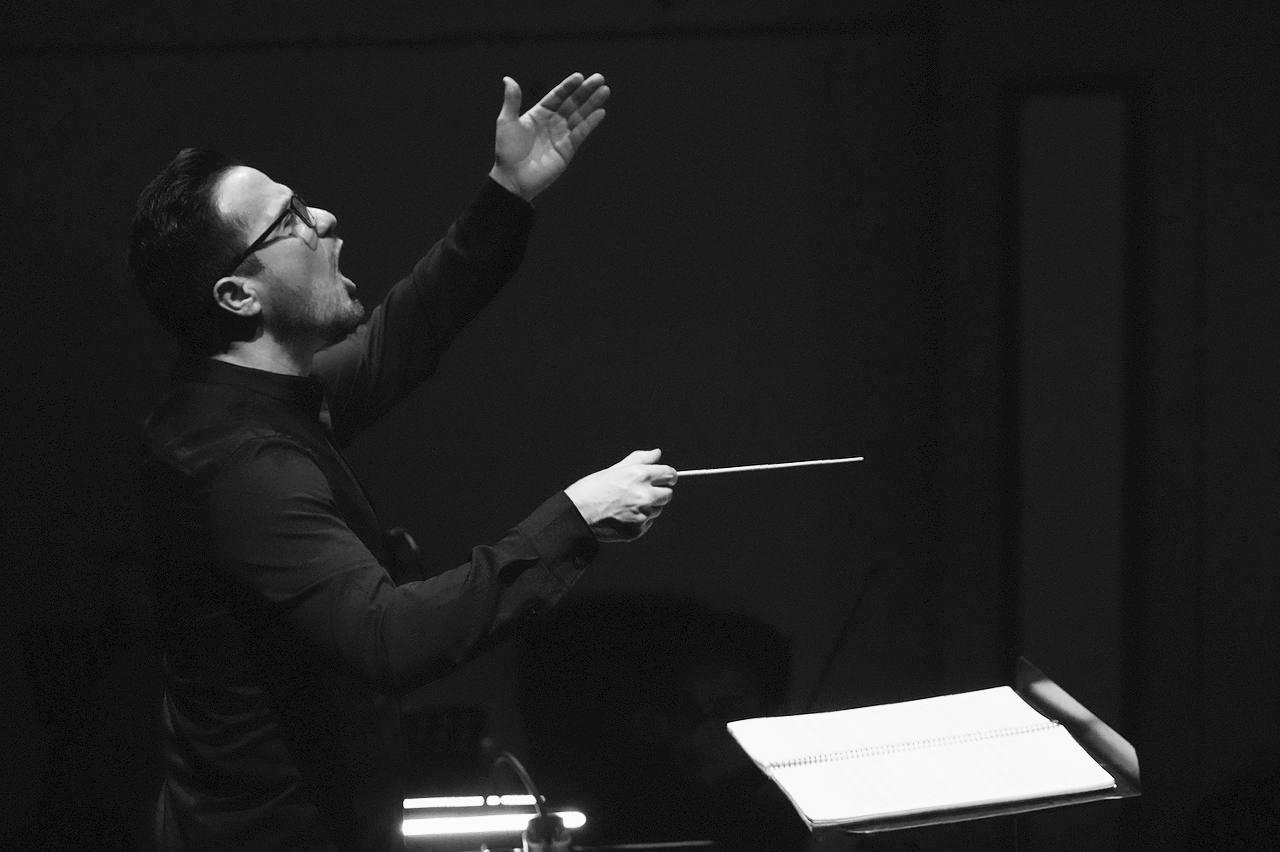 $!La Camerata Mazatlán fue dirigida por el maestro Sergio Freeman.