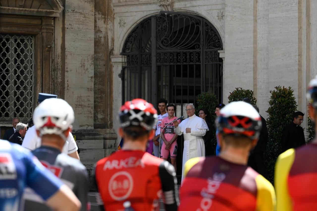 $!Isaac del Toro y los líderes del Giro de Italia reciben la bendición del Papa León XIV
