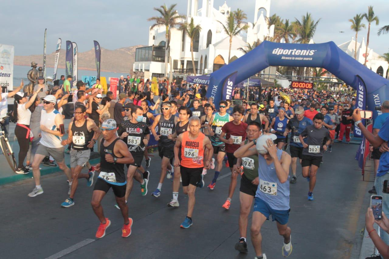 $!Juan de Dios Leyva y Teresa Montes ganan los 10K de la Carrera Naval del Día de la Marina
