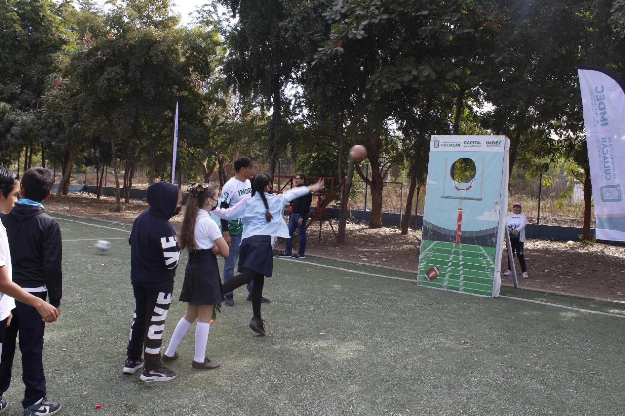 $!Divierte Imdec a alumnos de Primaria Rafael Buelna con su Feria Deportiva