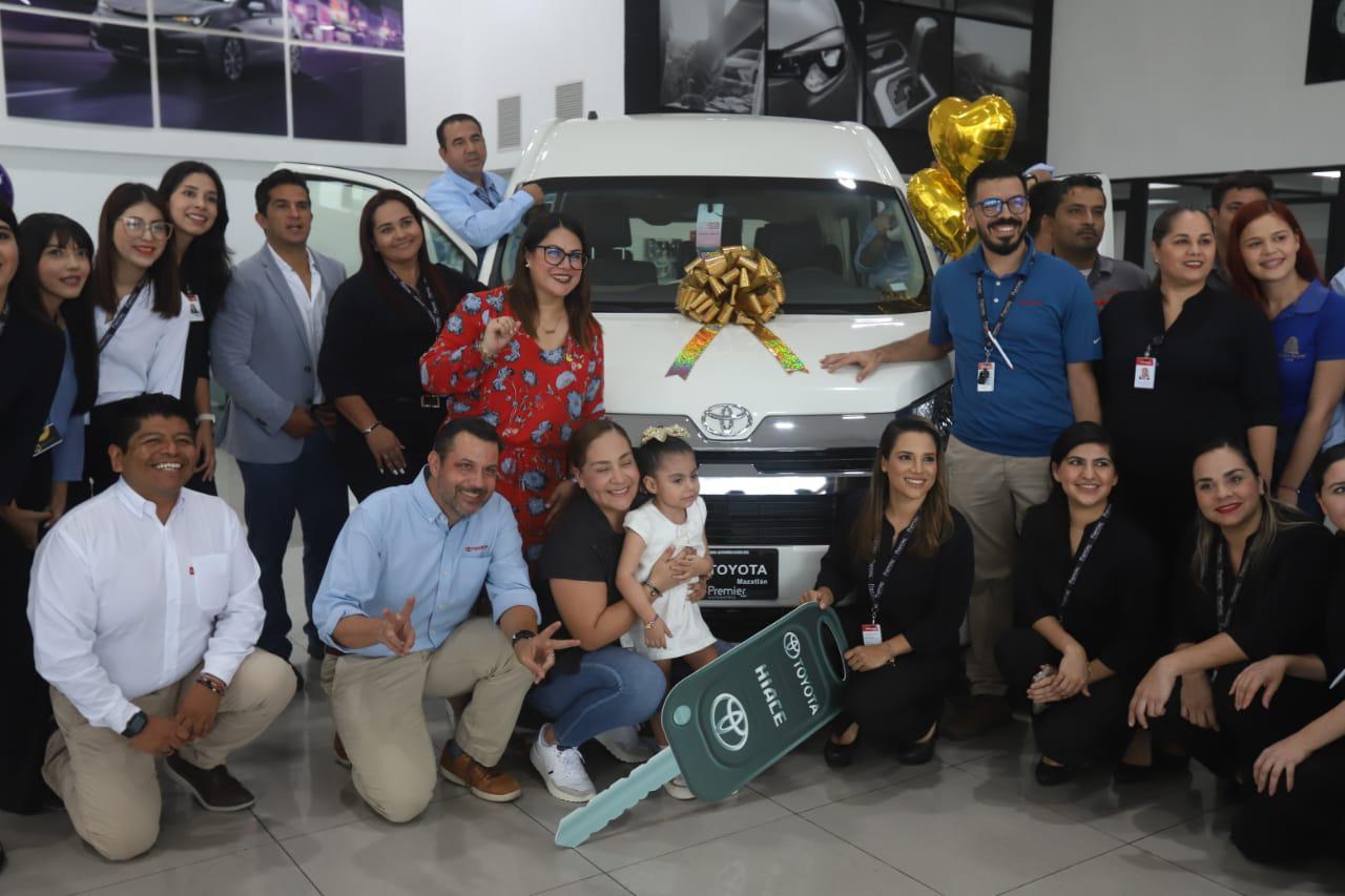 $!Dona Toyota dos vehículos al CRIT Teletón Sinaloa, que se construye en Mazatlán