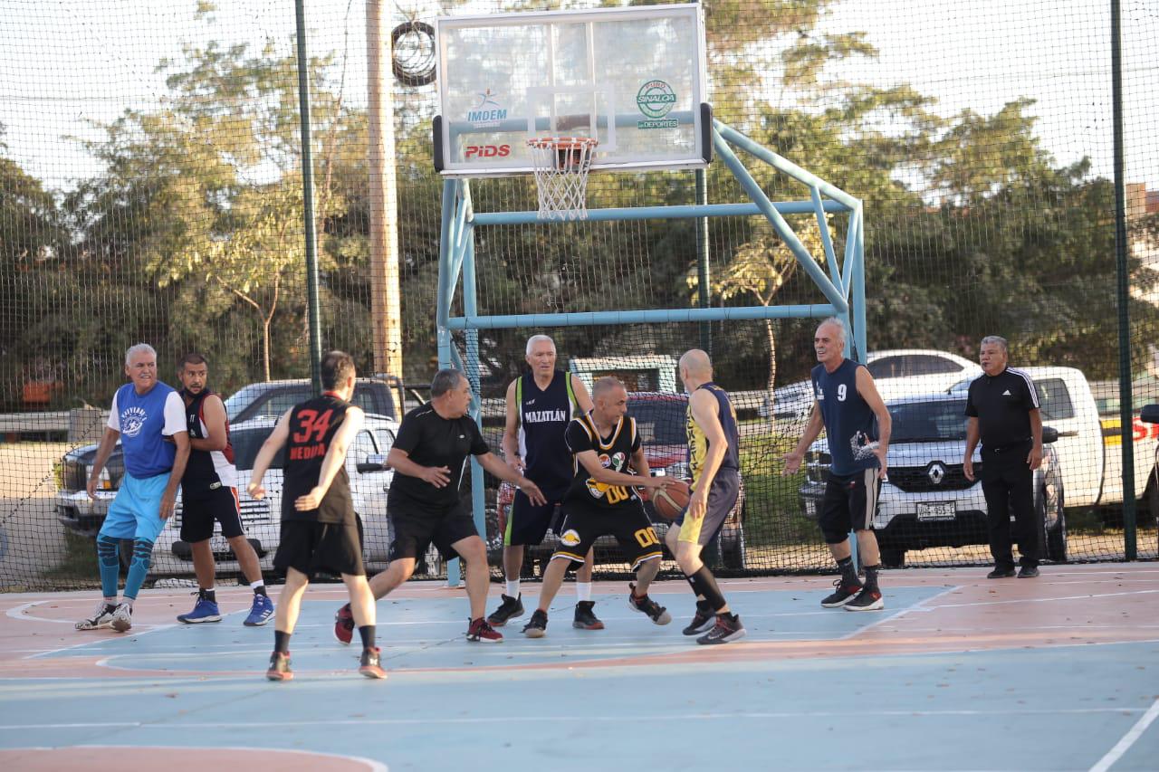 $!Ruckets domina a SIMSA en Liga Maxibaloncesto