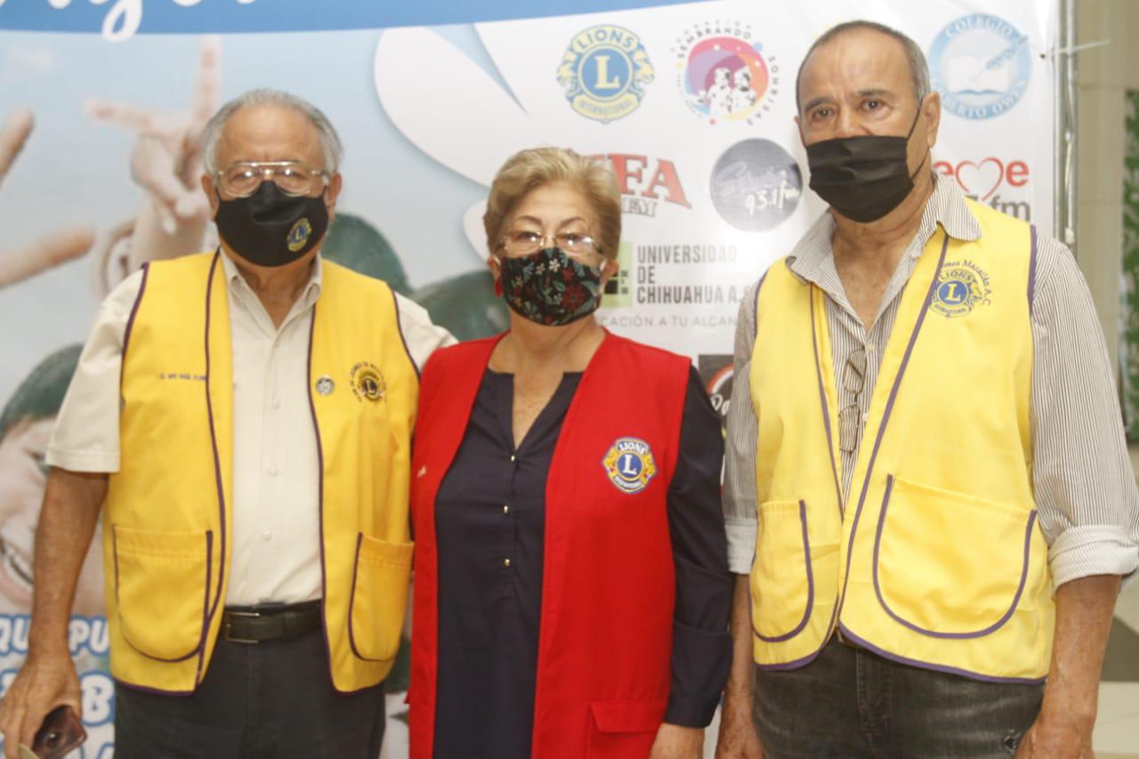 $!Guadalupe Raúl López Gutiérrez, Maru de Tirado y Jaime Barrón Fonseca.