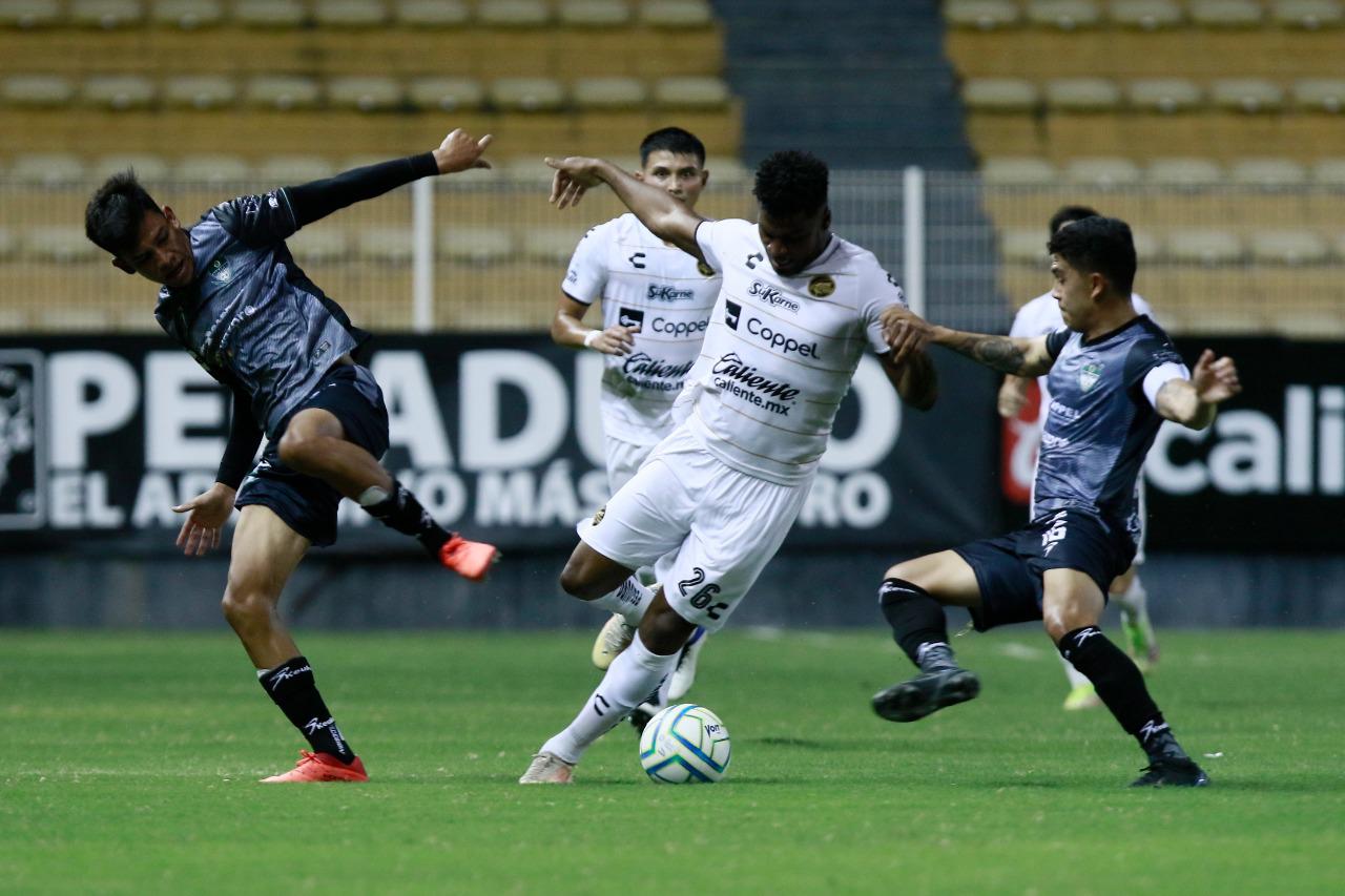 $!Dorados rescata un bravío empate ante Alacranes
