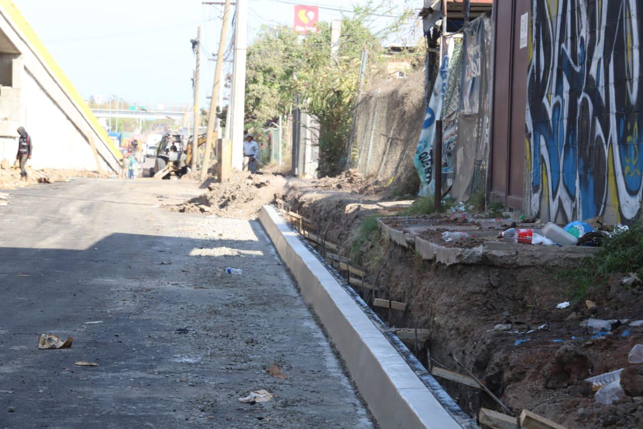 $!Obras inconclusas en nuevo puento agravan el tráfico en el Libramiento Colosio, en Mazatlán