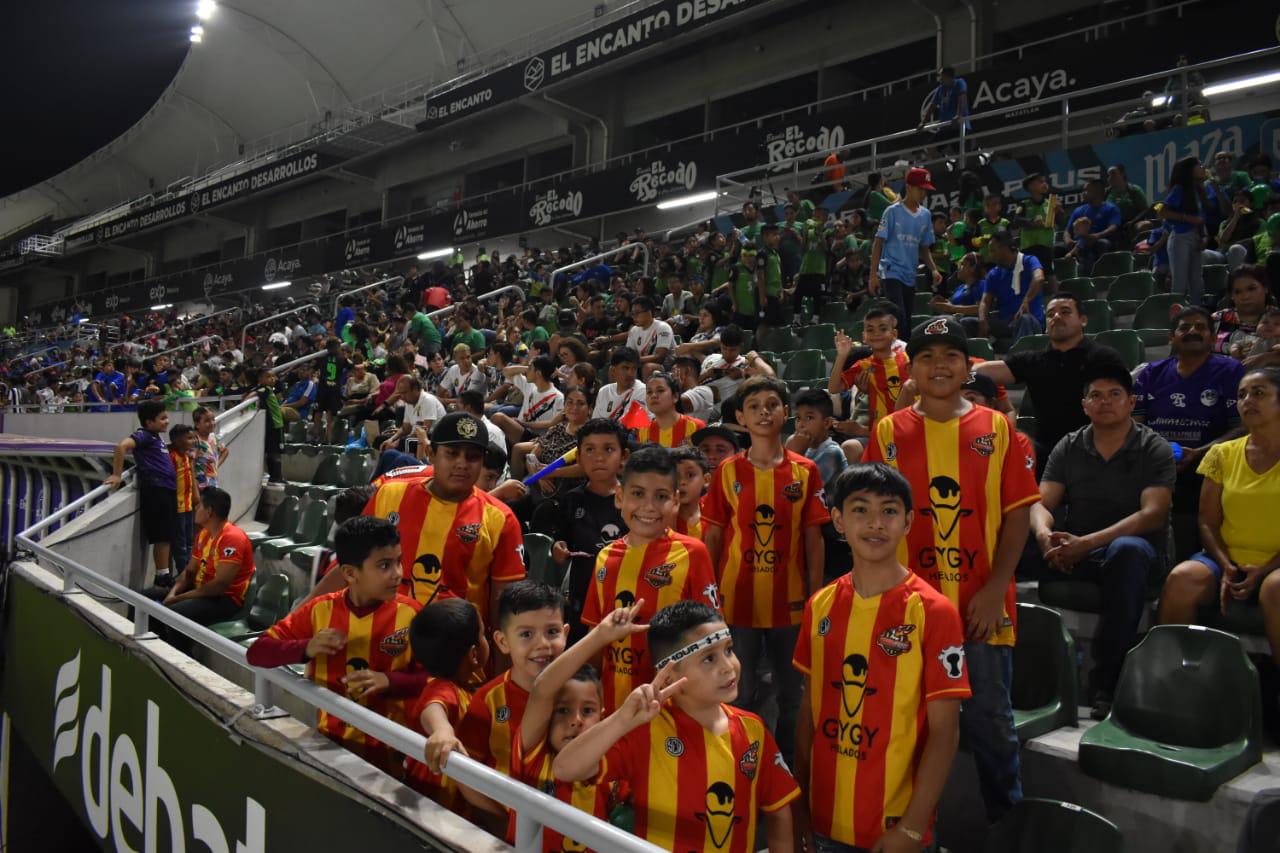 $!‘El Encanto’ brilla con inauguración de la Copa Mazatlán