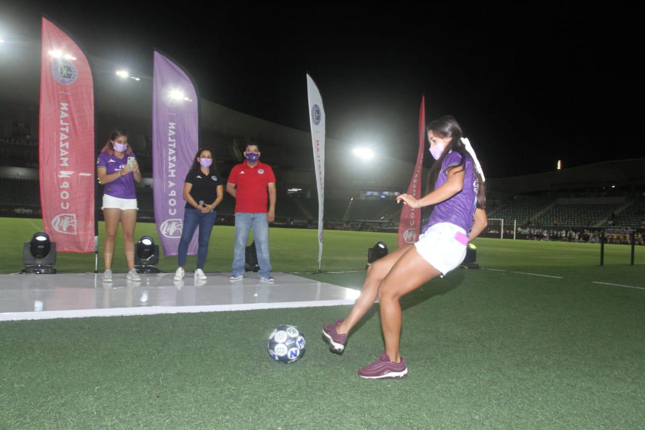 $!Vuelve la algarabía al Kraken con inauguración de la Copa Mazatlán de Futbol 7