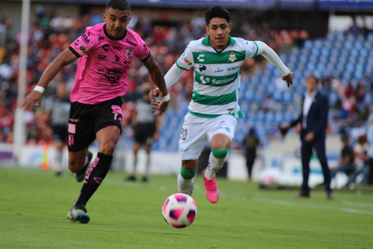 $!Santos Laguna vence 3-2 al Querétaro y mantiene vivas sus posibilidades de repechaje