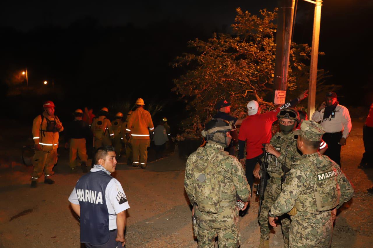 $!Alcanza la noche a quienes combaten el fuego en sierra de Concordia