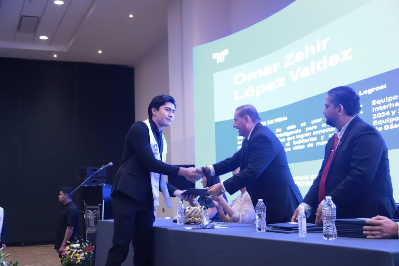 $!Tecmilenio Mazatlán despide con orgullo a sus egresados 2025