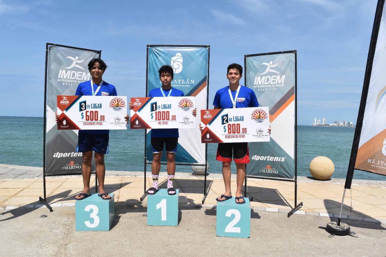 $!Mercado y De La Rocha dominan Maratón Acuático, en Playa Norte