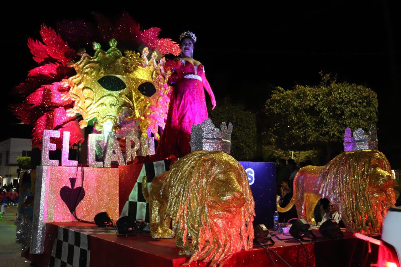 $!Con desfile de carros alegóricos cierra el Carnaval Elota