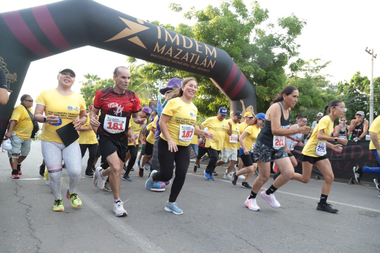 $!Dinastía Labrador hace de las suyas en Carrera del Día del Abogado