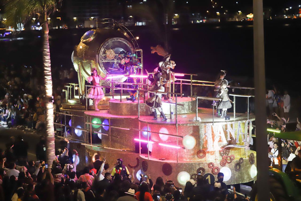 $!Magia y espectacularidad, el sello de las carrozas reales del Carnaval de Mazatlán
