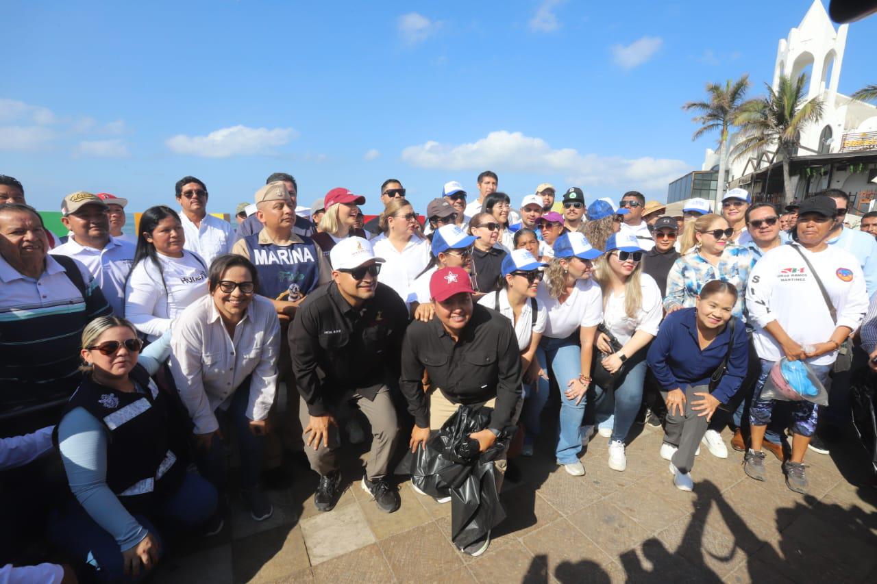 $!Dan banderazo de inicio de Jornada de Limpieza de Playas en Mazatlán como parte del Día Mundial del Ambiente