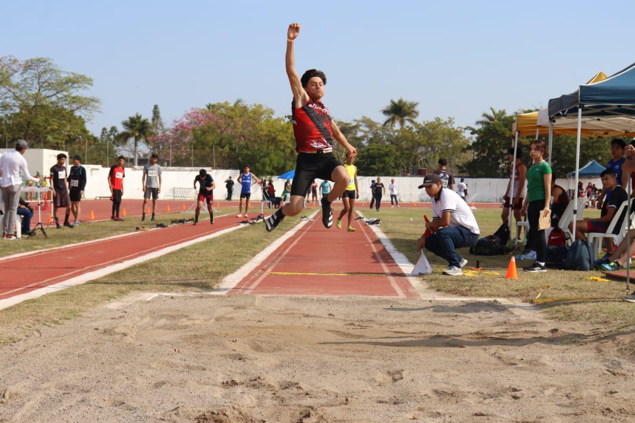 $!Destacan mazatlecos en Encuentro Atlético de Pista y Campo