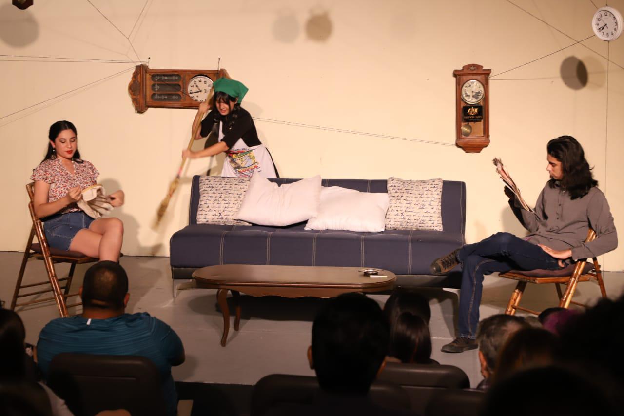 $!Muestran alumnos su formación en Arte Teatral con la puesta en escena La cantante muda