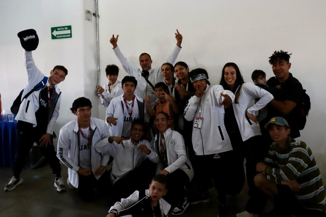 $!Mazatlecos Cervantes y Salazar se coronan en breaking mixto