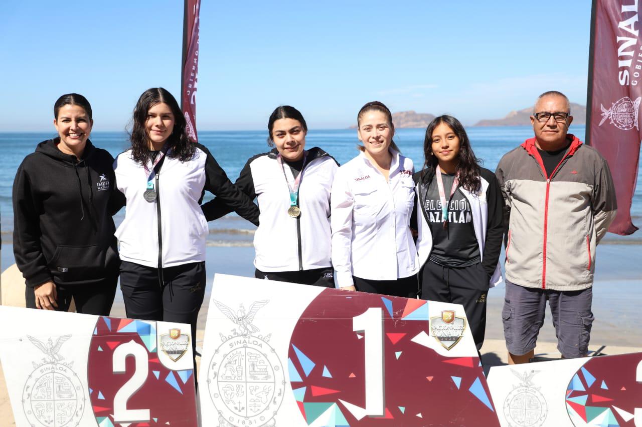 $!Mazatlán, sin rival en estatal de aguas abiertas