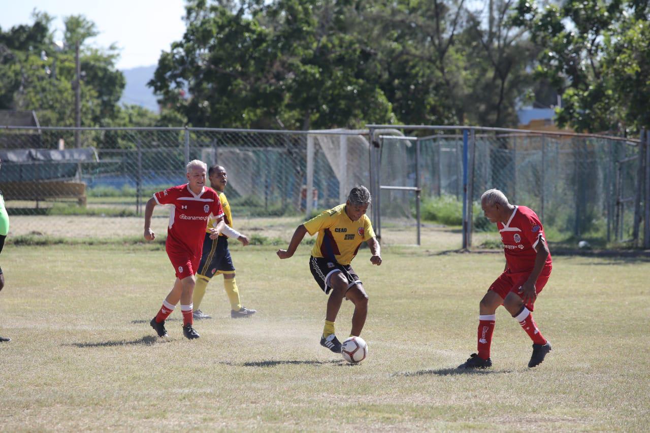 $!Alphabióticos no alcanza a salir del sótano en el Futbol Veteranos Platino