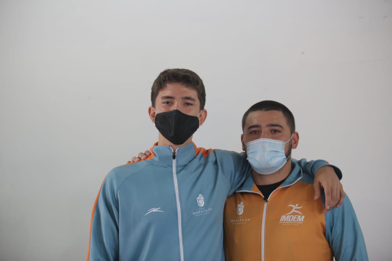 $!Álex García Williams es reconocido por su trayectoria en el baloncesto