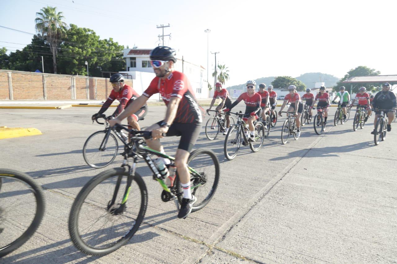 $!Cumplen familias ciclistas con su peregrinación en honor a San Judas Tadeo