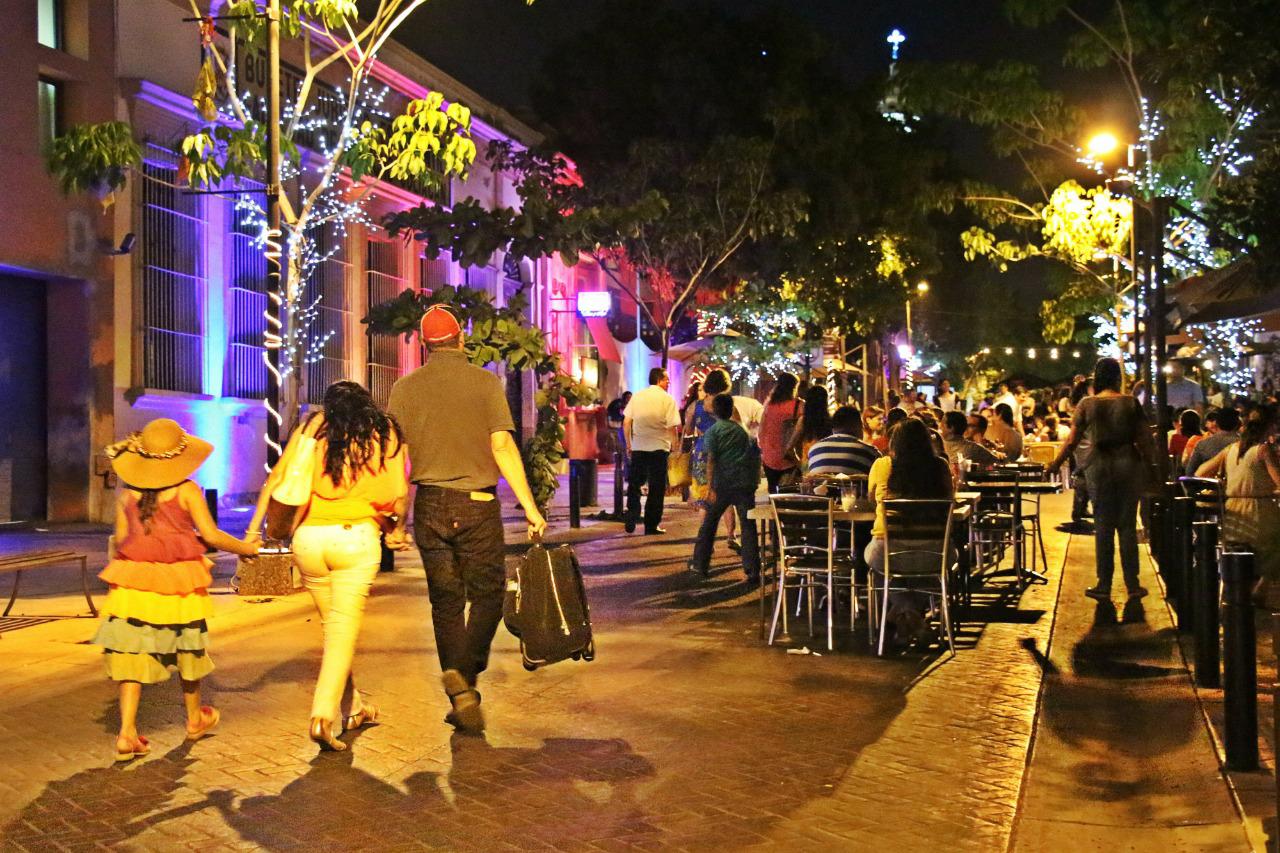 $!Buscan reactivar vida nocturna en Paseo del Ángel con iniciativa ‘Vamos Pal’ Barrio’, en Culiacán
