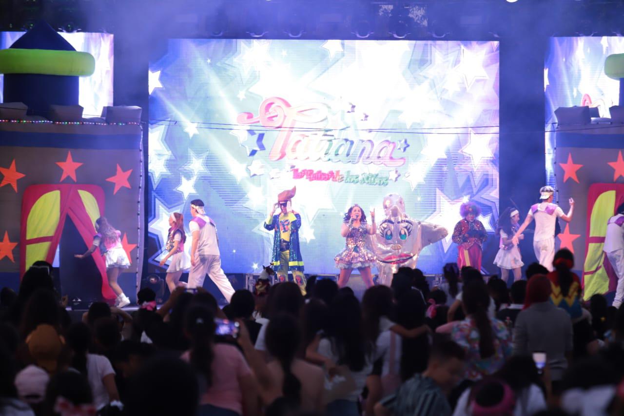 $!Tatiana llena de magia y música el Parque Central en festejo del Día del Niño