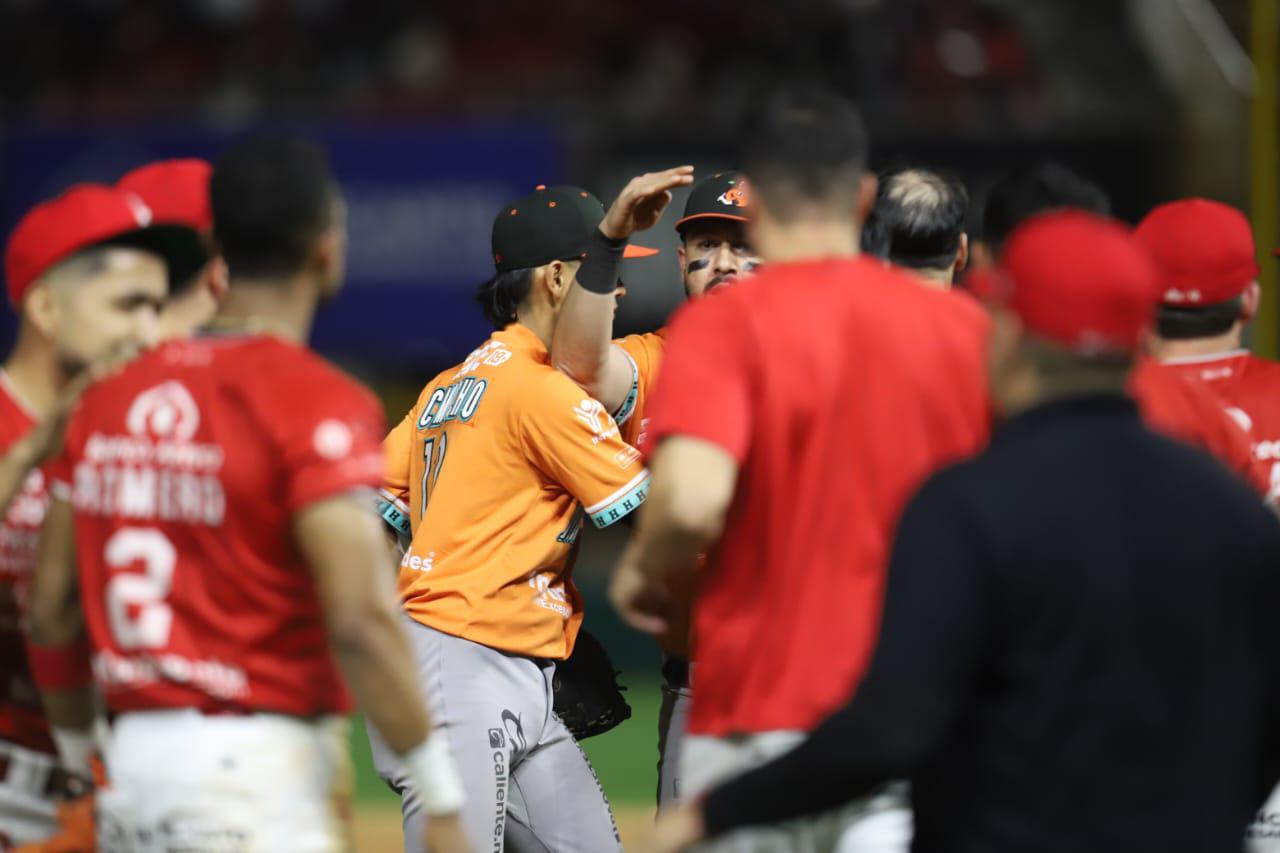 $!Se queda corto Venados y Naranjeros está a uno del título, en duelo que terminó con conato de bronca