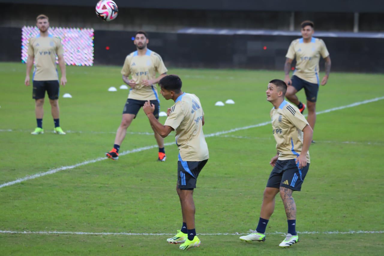 $!México se enfrenta a Argentina en Mazatlán, en duelo de preparación Sub 23