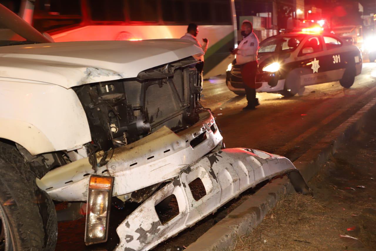 $!Se registran dos accidentes automovilísticos la noche del domingo en Mazatlán