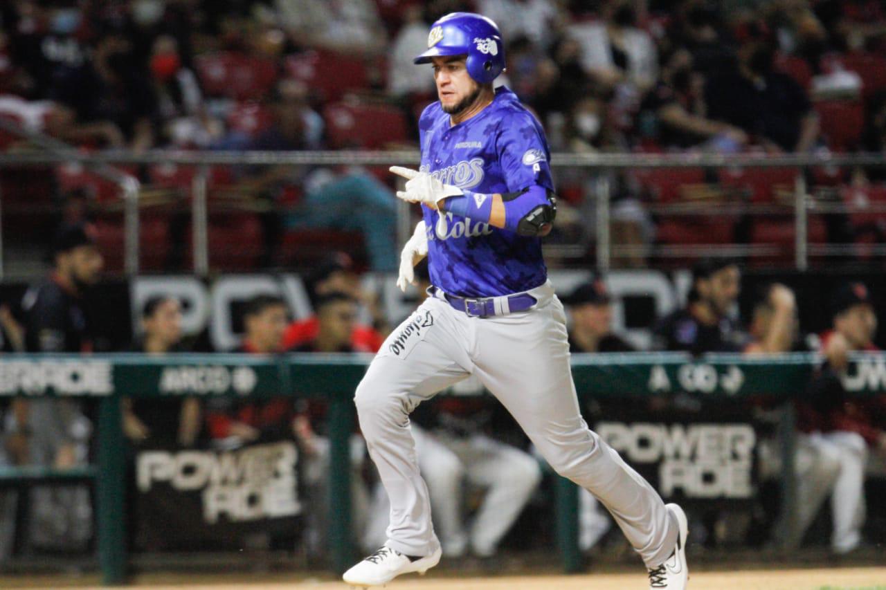 $!‘Pulpa’ Ríos define triunfo de Venados ante Charros y se lleva la serie