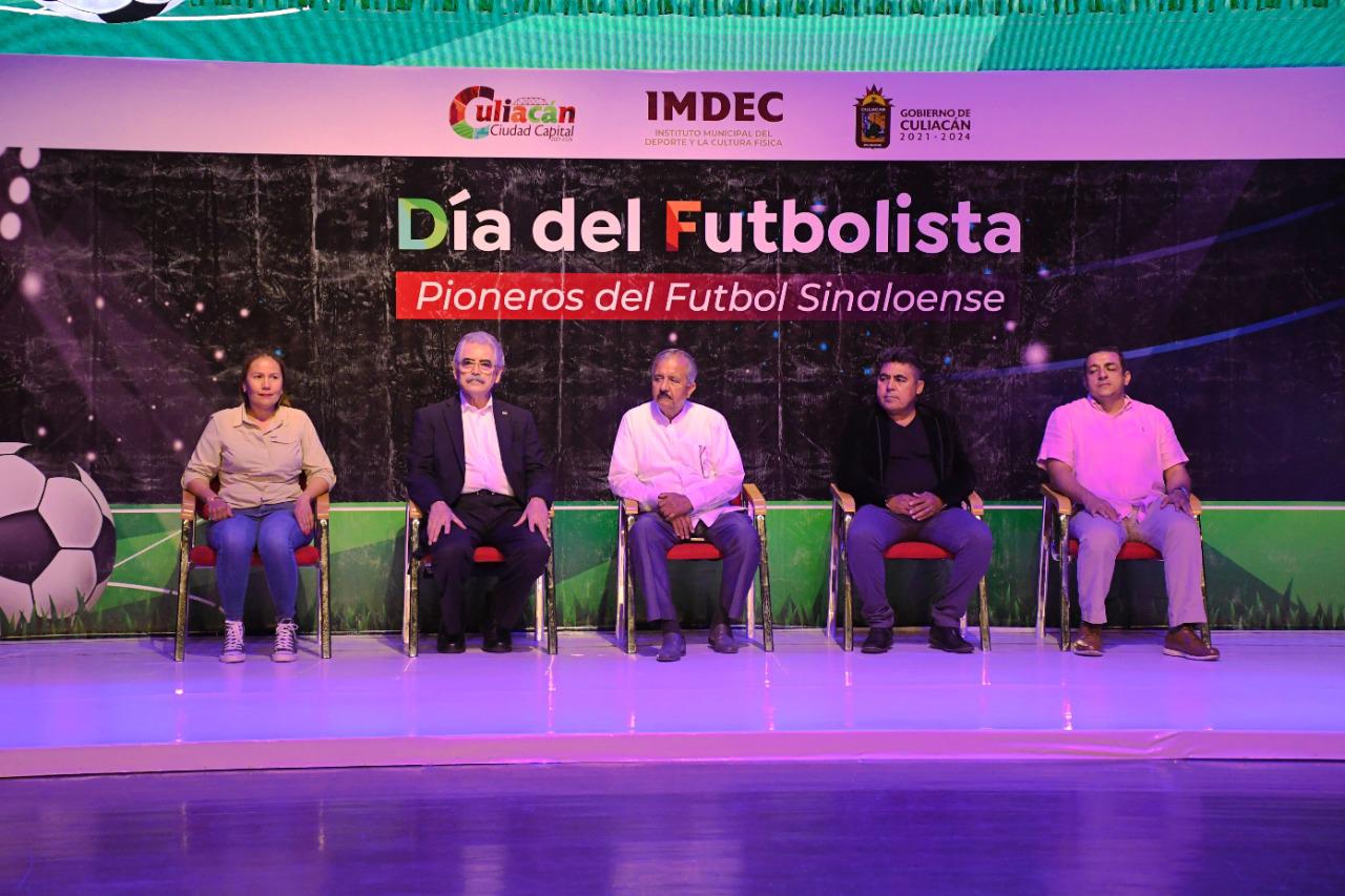 $!Reconocen en Culiacán a Pioneros del Futbol Sinaloense