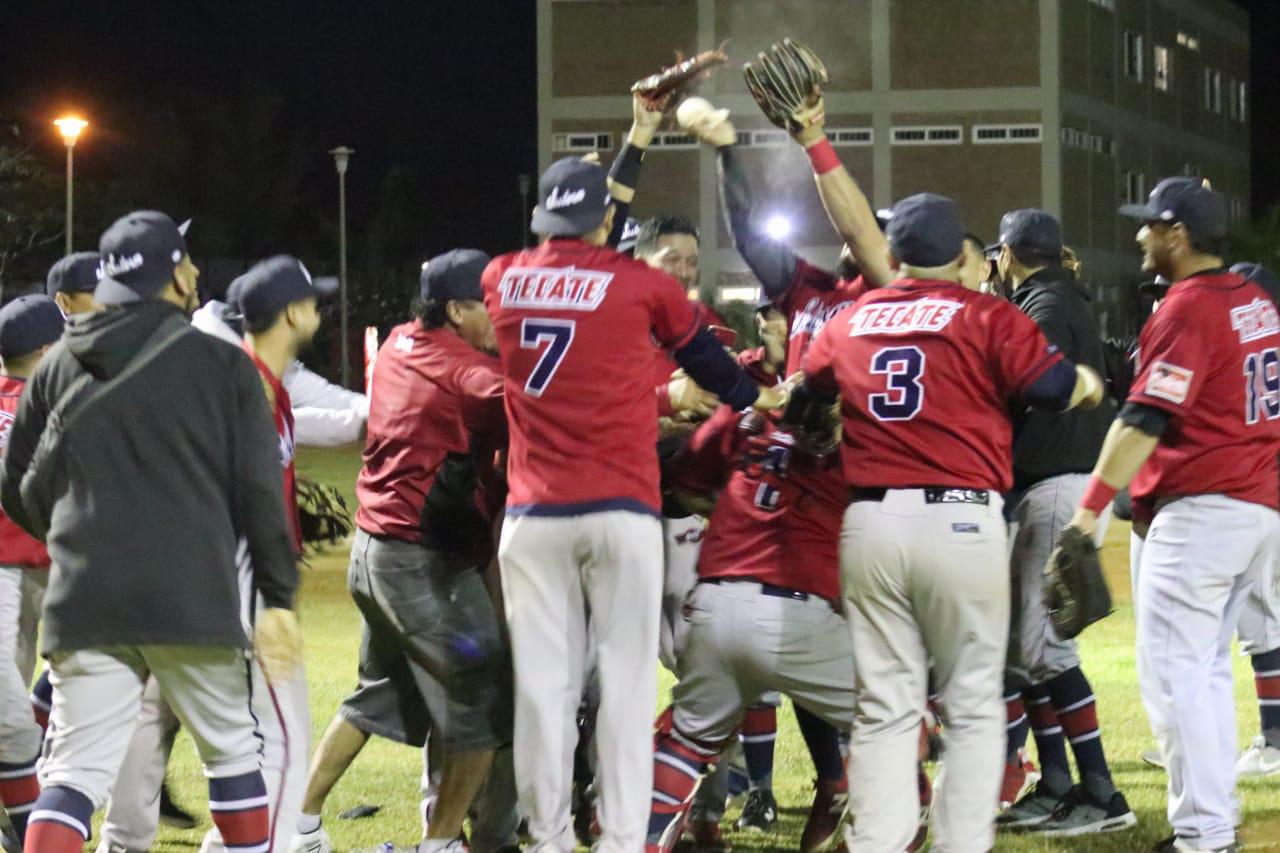 $!SUTERM-Sección 75 logra electrizante bicampeonato en la Liga de Beisbol de Primera Fuerza Imdem