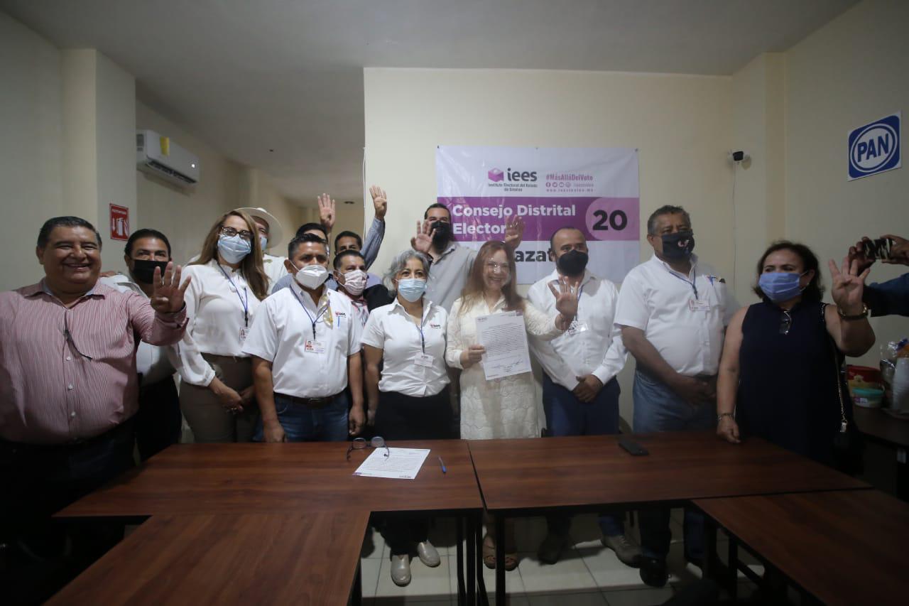 $!Alma Rosa Garzón recibe constancia de mayoría como Diputada local por el Distrito 20 de Mazatlán