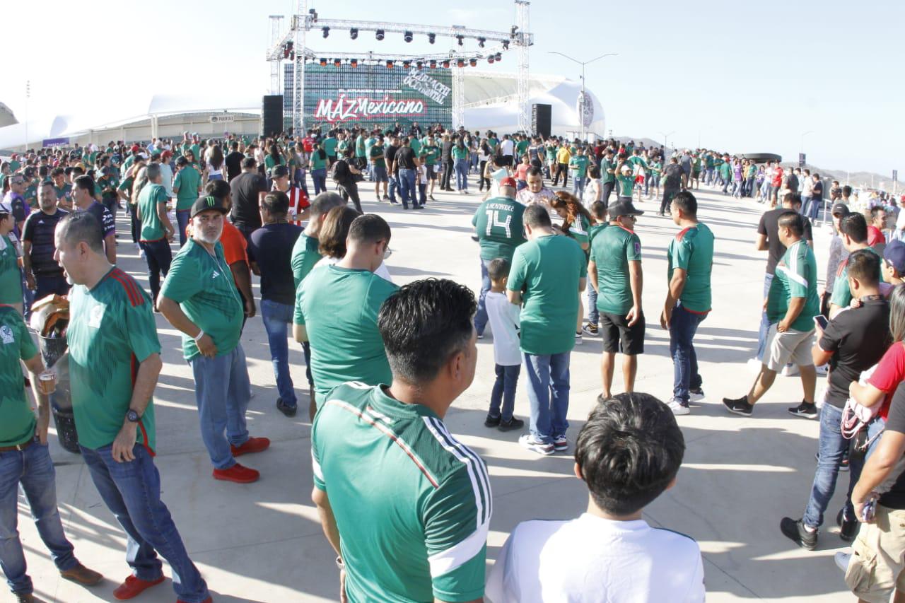 $!Miles de aficionados disfrutan la fiesta de la Selección Nacional