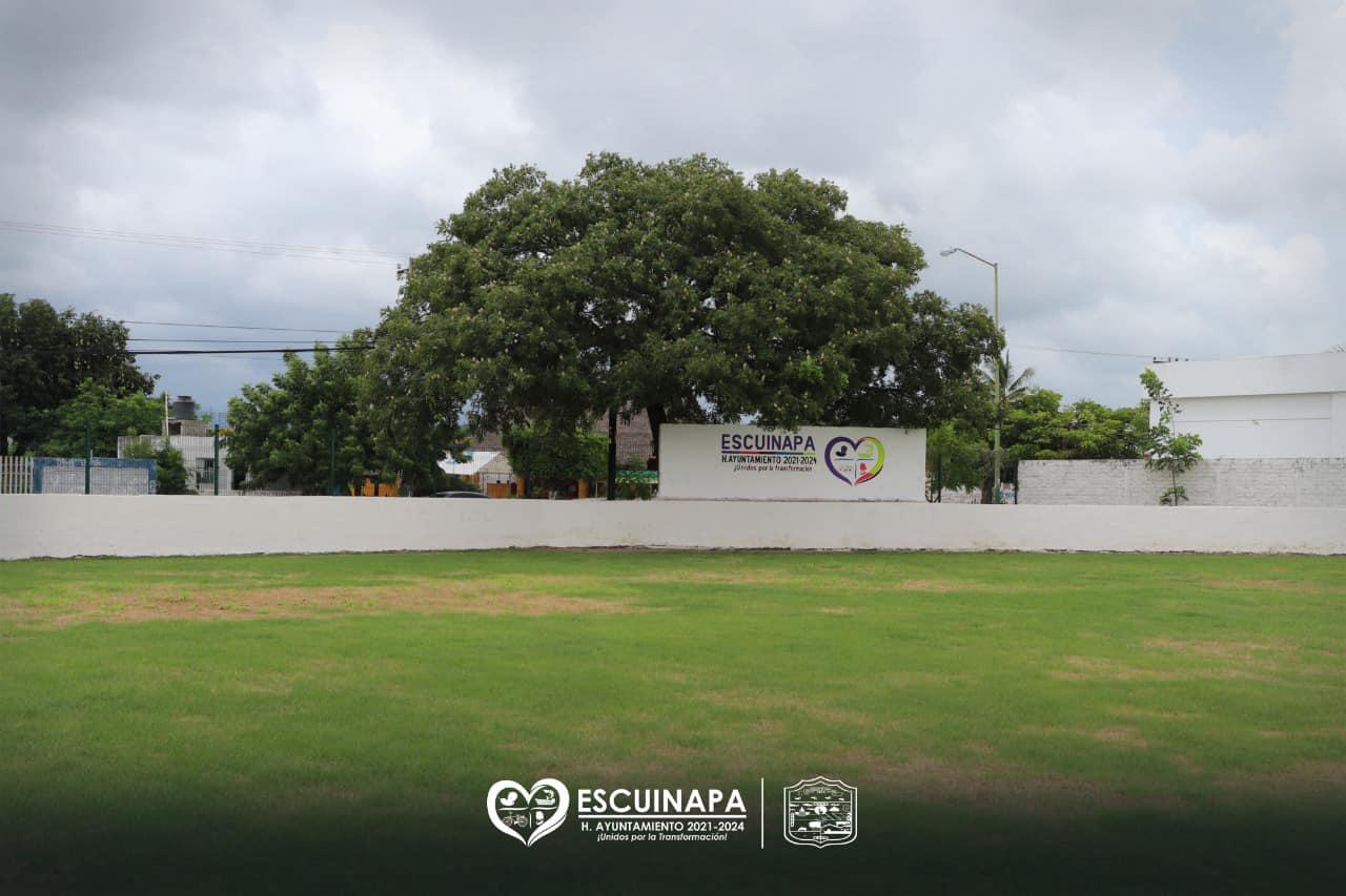 $!Supervisan obras en la unidad deportiva ‘Benito Juárez’, en Escuinapa