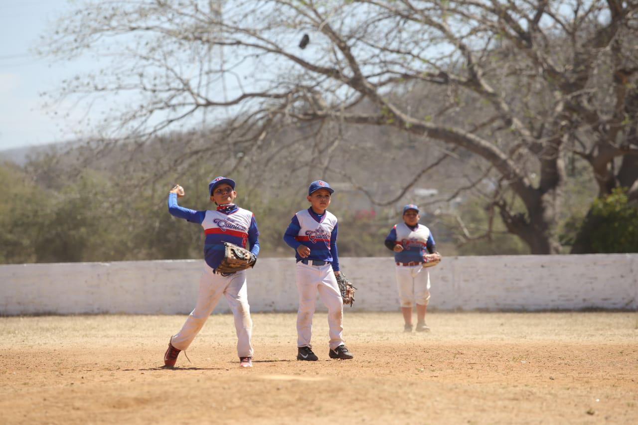 $!Liga Muralla encabeza Copa Semana Santa de Beisbol, en el Club Chololos de Mazatlán